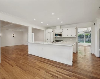 4321 Northview Lane - Photo Thumbnail 9