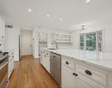 4321 Northview Lane - Photo Thumbnail 7