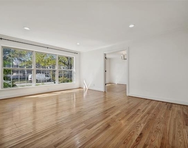 4321 Northview Lane - Photo Thumbnail 3