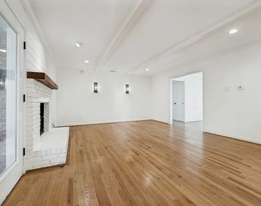 4321 Northview Lane - Photo Thumbnail 10
