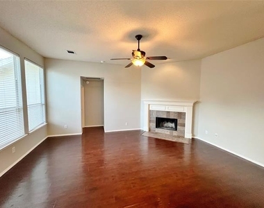 1222 Harvard Lane - Photo Thumbnail 5