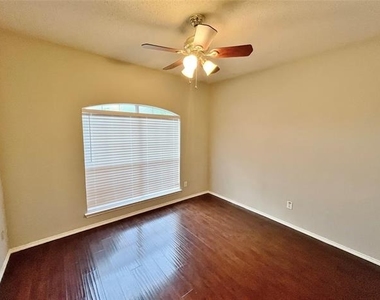 1222 Harvard Lane - Photo Thumbnail 15