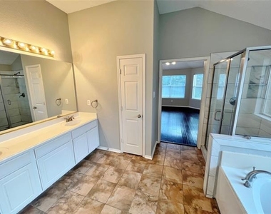 1222 Harvard Lane - Photo Thumbnail 12