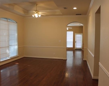4829 Bull Run Drive - Photo Thumbnail 1