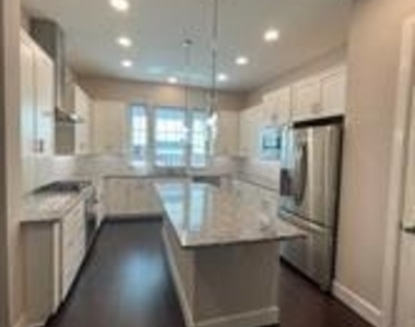 5823 Orion Place - Photo Thumbnail 9