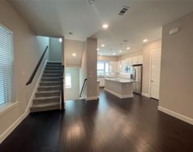 5823 Orion Place - Photo Thumbnail 6
