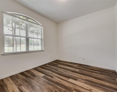 1930 Loma Alta Drive - Photo Thumbnail 12