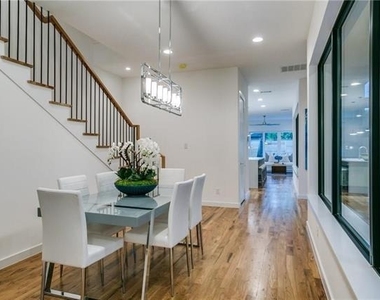 5425 Melrose Avenue - Photo Thumbnail 8