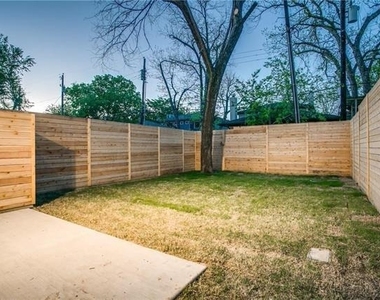5425 Melrose Avenue - Photo Thumbnail 33