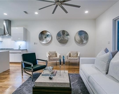 5425 Melrose Avenue - Photo Thumbnail 19