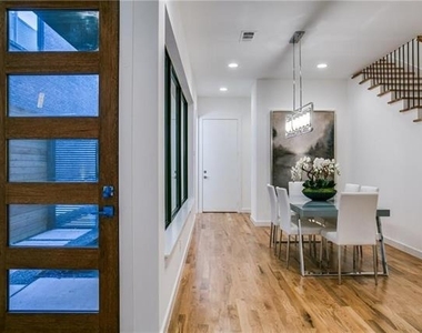 5425 Melrose Avenue - Photo Thumbnail 10