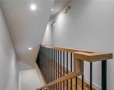 5425 Melrose Avenue - Photo Thumbnail 29