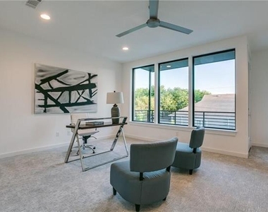 5425 Melrose Avenue - Photo Thumbnail 30