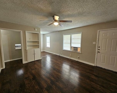 6401 Hollis Avenue - Photo Thumbnail 4