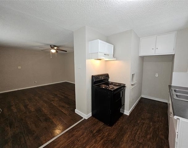 6401 Hollis Avenue - Photo Thumbnail 3