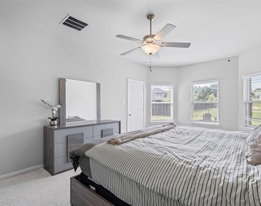 1206 Fox Chase Drive - Photo Thumbnail 20