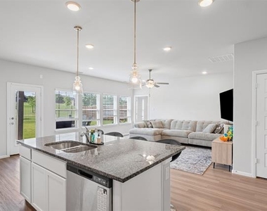 1206 Fox Chase Drive - Photo Thumbnail 16