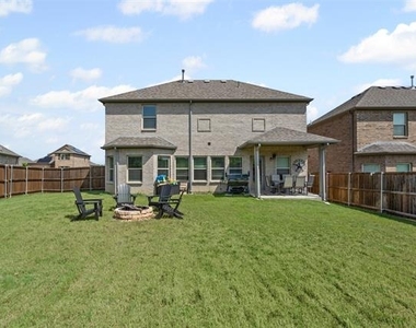 1206 Fox Chase Drive - Photo Thumbnail 31