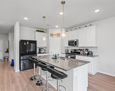 1206 Fox Chase Drive - Photo Thumbnail 14