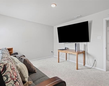 1206 Fox Chase Drive - Photo Thumbnail 23