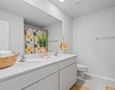 1206 Fox Chase Drive - Photo Thumbnail 24