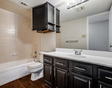 8550 Fair Oaks Crossing - Photo Thumbnail 10
