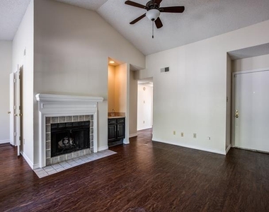 8550 Fair Oaks Crossing - Photo Thumbnail 2