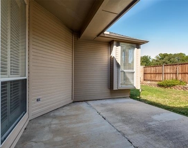 2608 Glenridge Drive - Photo Thumbnail 23