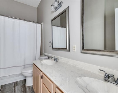 2608 Glenridge Drive - Photo Thumbnail 15