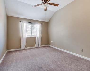 2608 Glenridge Drive - Photo Thumbnail 16