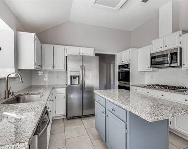 2608 Glenridge Drive - Photo Thumbnail 13
