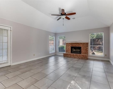 2608 Glenridge Drive - Photo Thumbnail 8