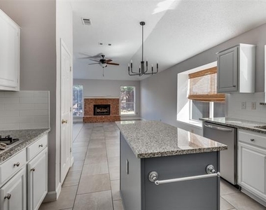 2608 Glenridge Drive - Photo Thumbnail 14