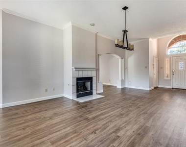 2608 Glenridge Drive - Photo Thumbnail 5