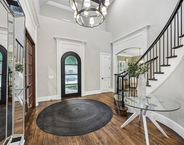 4954 Northshore Drive - Photo Thumbnail 4