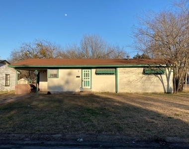 1711 Langford Street - Photo Thumbnail 10