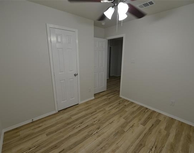 2385 Murphy Court - Photo Thumbnail 14