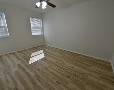 2385 Murphy Court - Photo Thumbnail 19