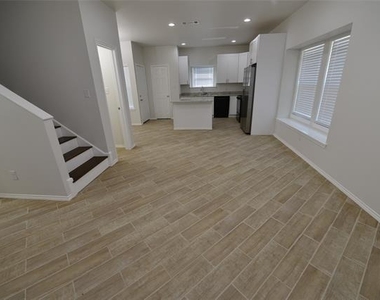2393 Murphy Court - Photo Thumbnail 7