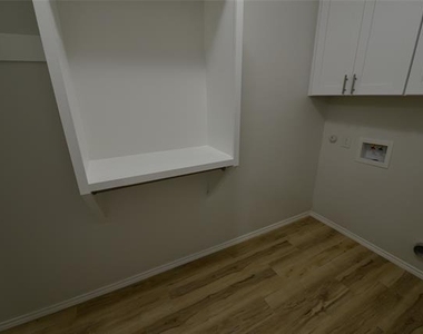 2393 Murphy Court - Photo Thumbnail 17