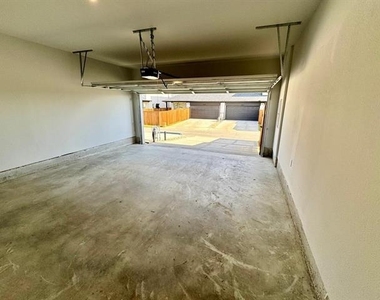2930 Eleanor Drive - Photo Thumbnail 29