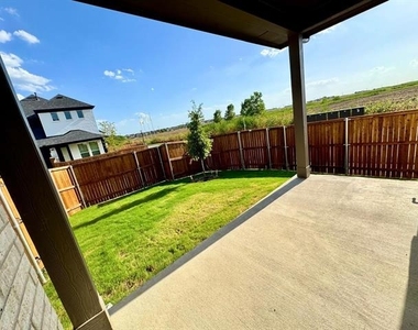 2930 Eleanor Drive - Photo Thumbnail 30