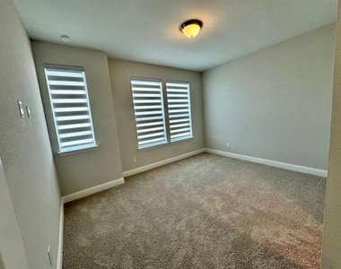 2930 Eleanor Drive - Photo Thumbnail 26