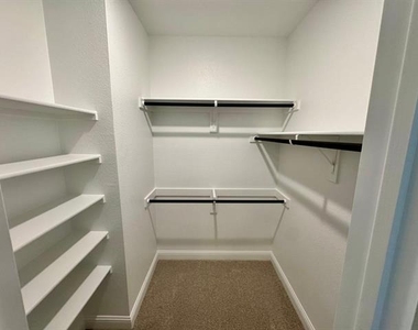 2930 Eleanor Drive - Photo Thumbnail 25