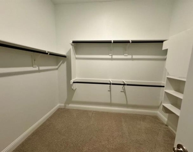 2930 Eleanor Drive - Photo Thumbnail 7