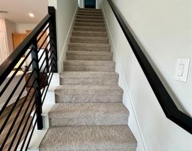 2930 Eleanor Drive - Photo Thumbnail 15