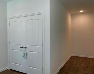 114 Providence Avenue - Photo Thumbnail 2