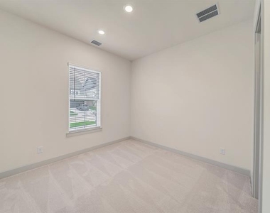 4712 Tippett Drive - Photo Thumbnail 16