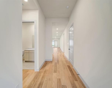 4712 Tippett Drive - Photo Thumbnail 7