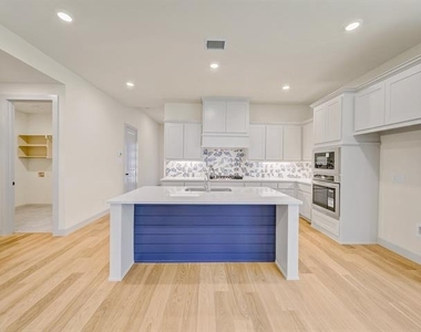 4712 Tippett Drive - Photo Thumbnail 6
